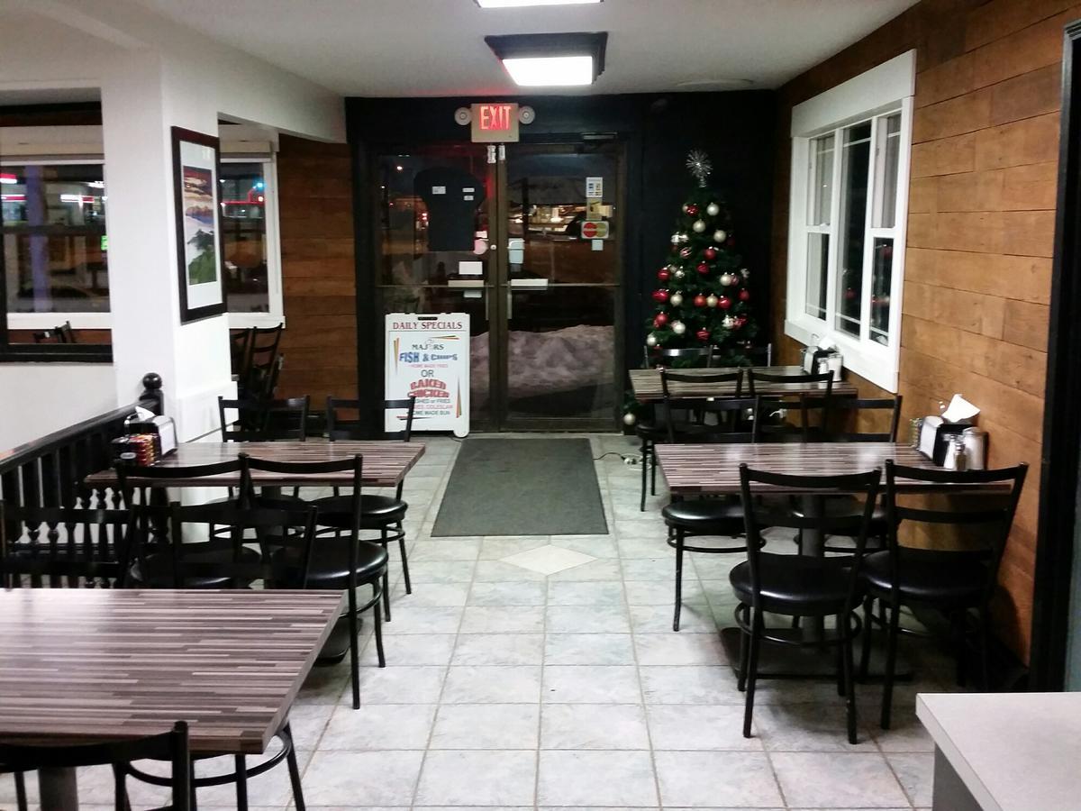 Wild Rose Country Inn Гранд Прери Екстериор снимка